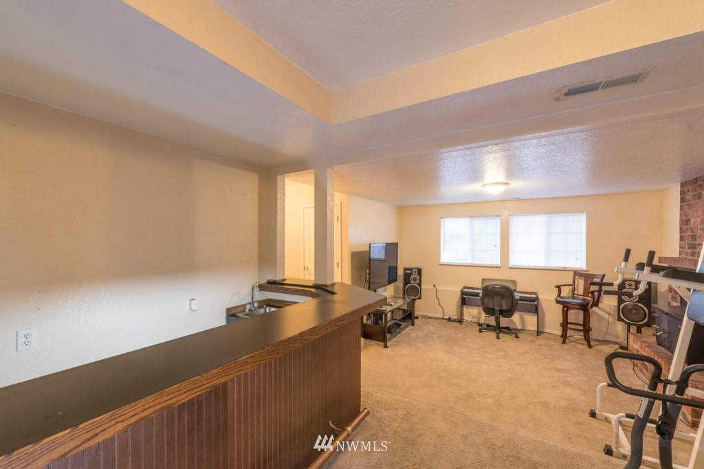 2828 168th Street Southeast Bothell, WA 98012 - Photo 13 of 22
