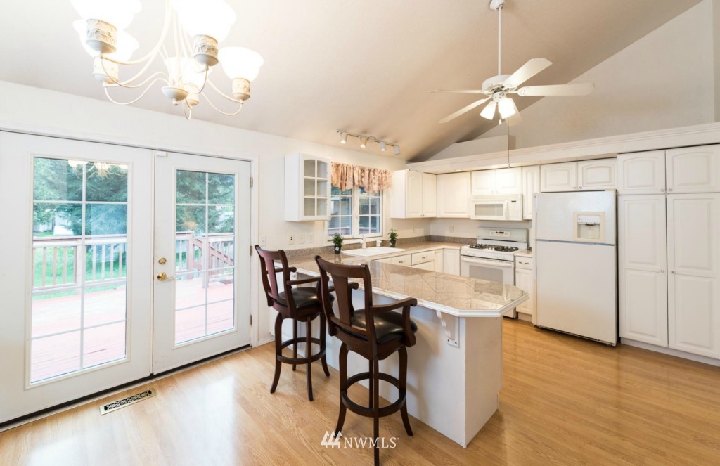 2828 168th Street Southeast Bothell, WA 98012 - Photo 5 of 22