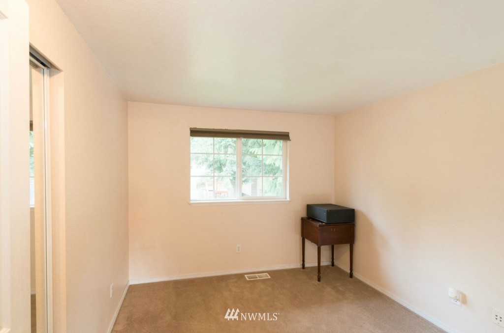 2828 168th Street Southeast Bothell, WA 98012 - Photo 9 of 22