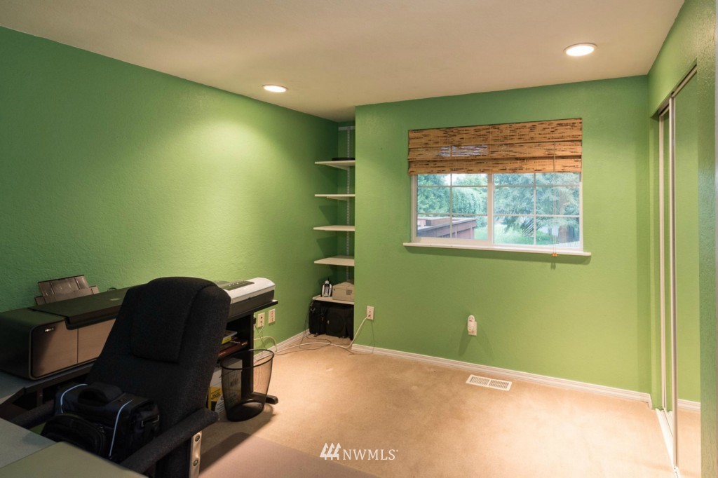 2828 168th Street Southeast Bothell, WA 98012 - Photo 10 of 22