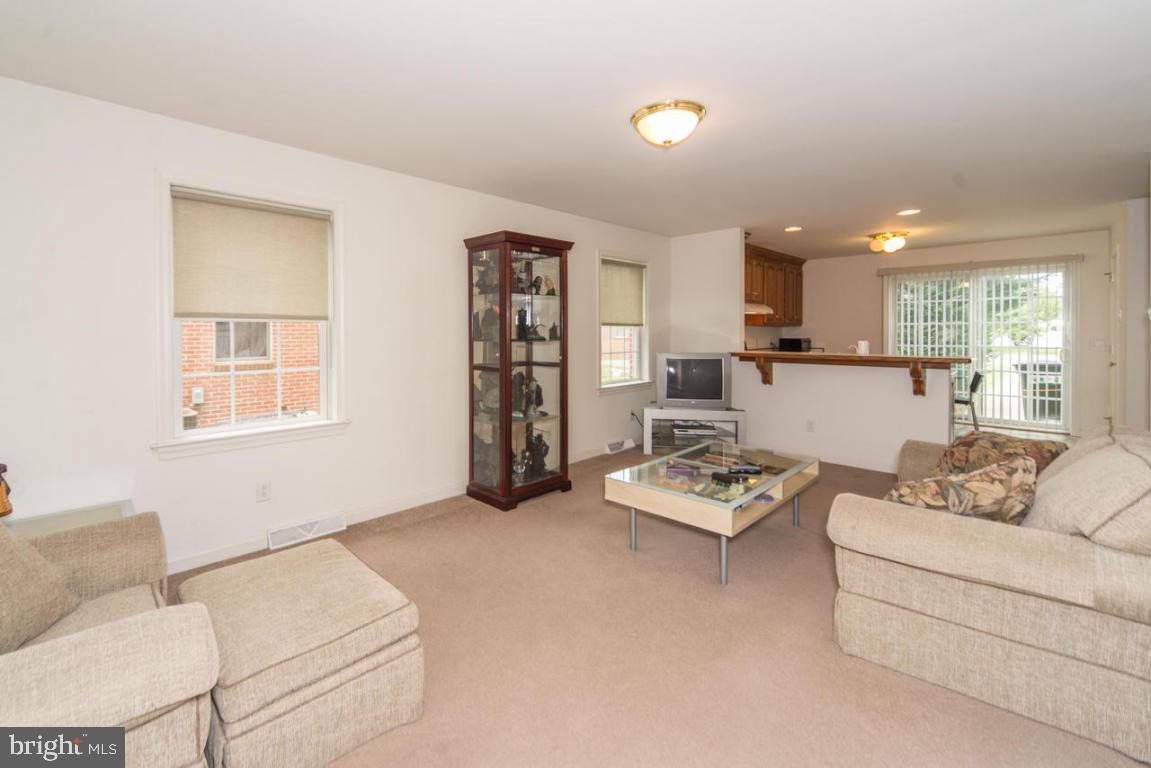 1229 Grofftown Road Lancaster, PA 17602 - Photo 3 of 25 Gallery Image 3