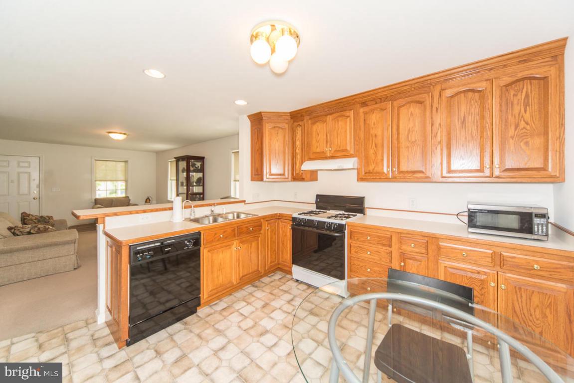 1229 Grofftown Road Lancaster, PA 17602 - Photo 4 of 25 Gallery Image 4
