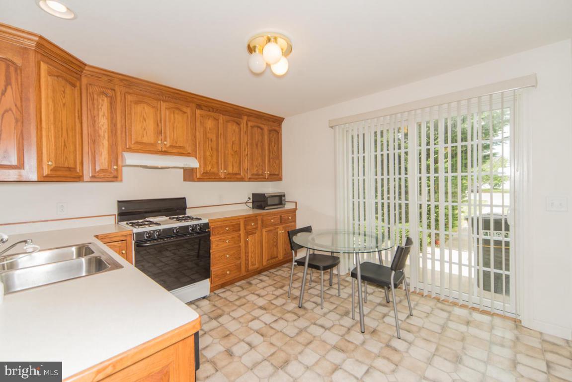 1229 Grofftown Road Lancaster, PA 17602 - Photo 5 of 25 Gallery Image 5