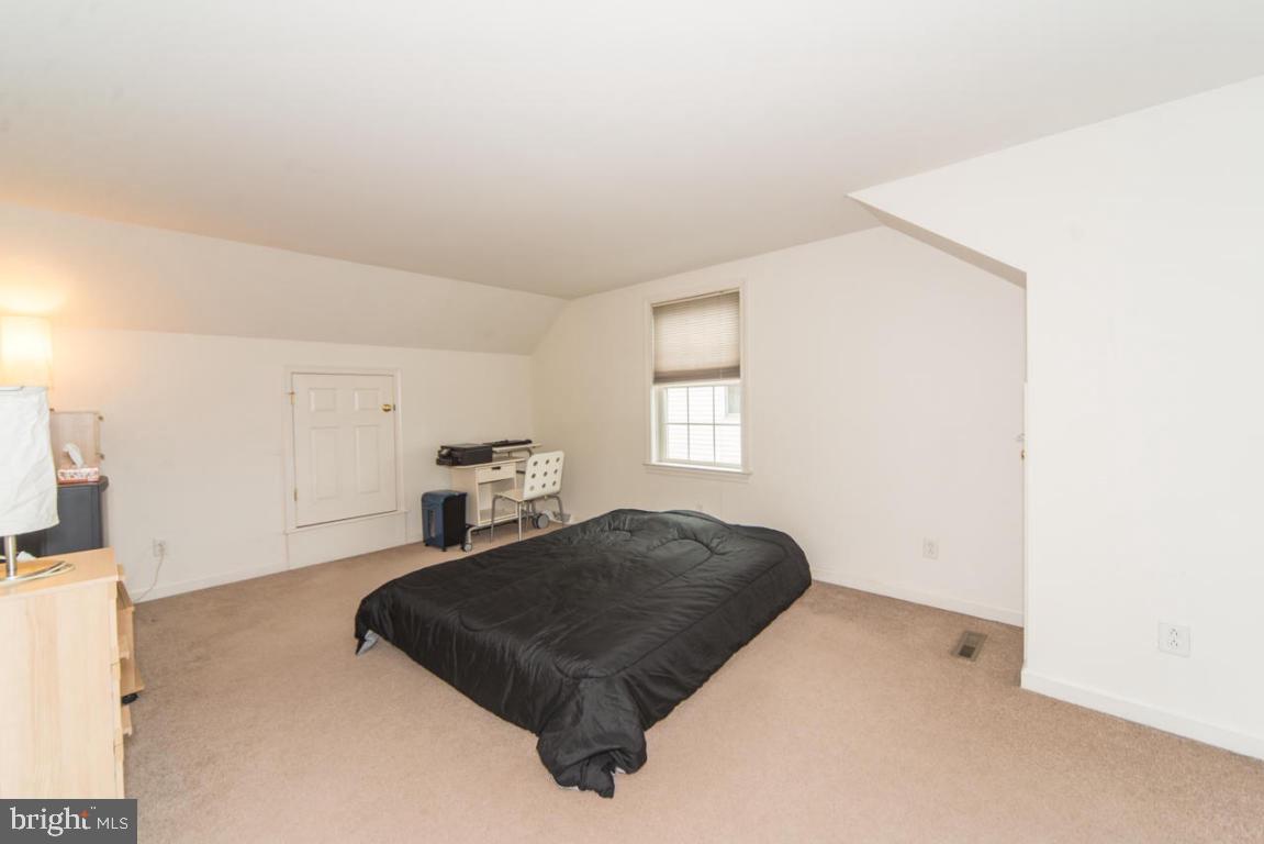 1229 Grofftown Road Lancaster, PA 17602 - Photo 8 of 25 Gallery Image 8