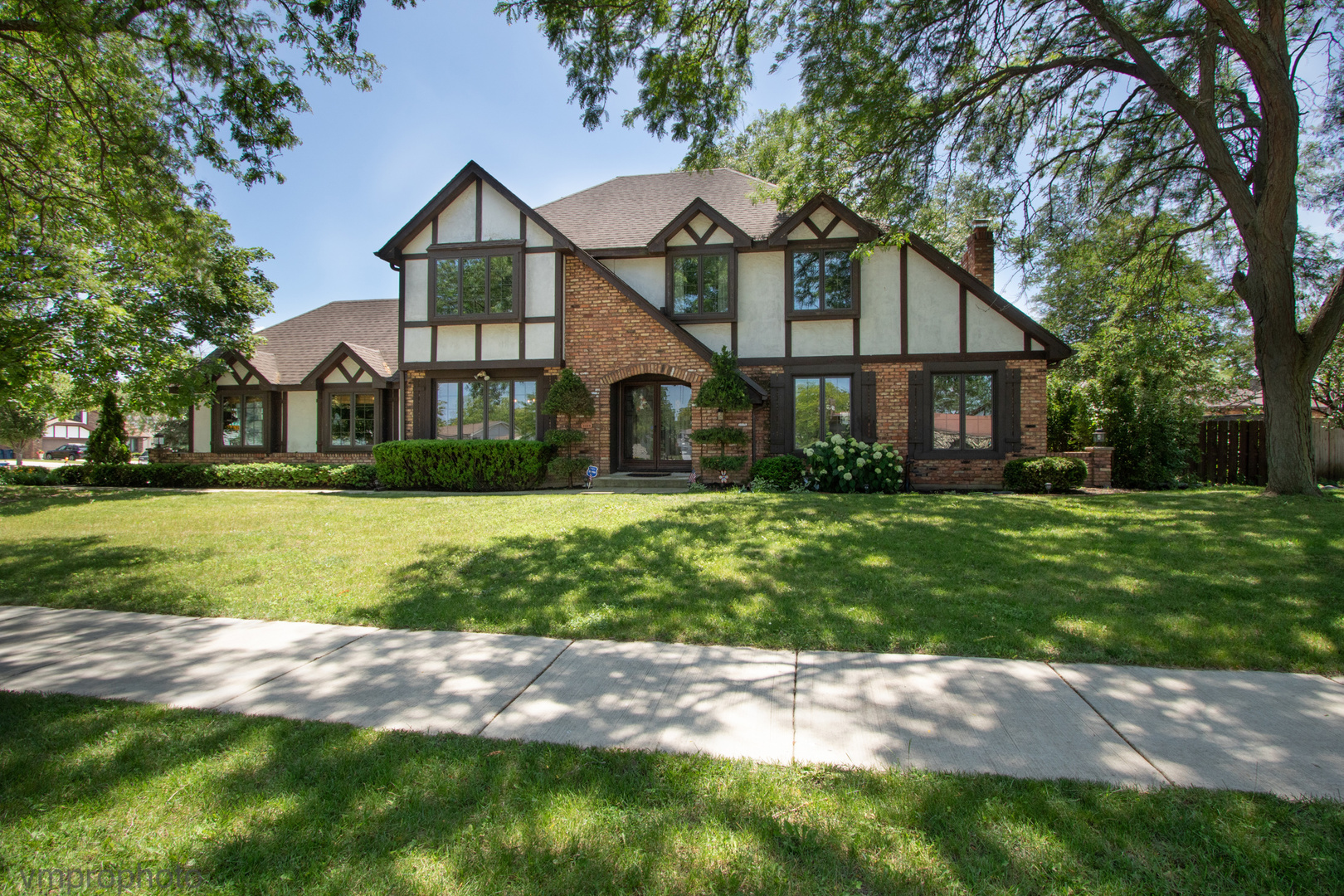 1148 Anvil Court Addison, IL 60101 - Photo 1 of 27 Gallery Image 1