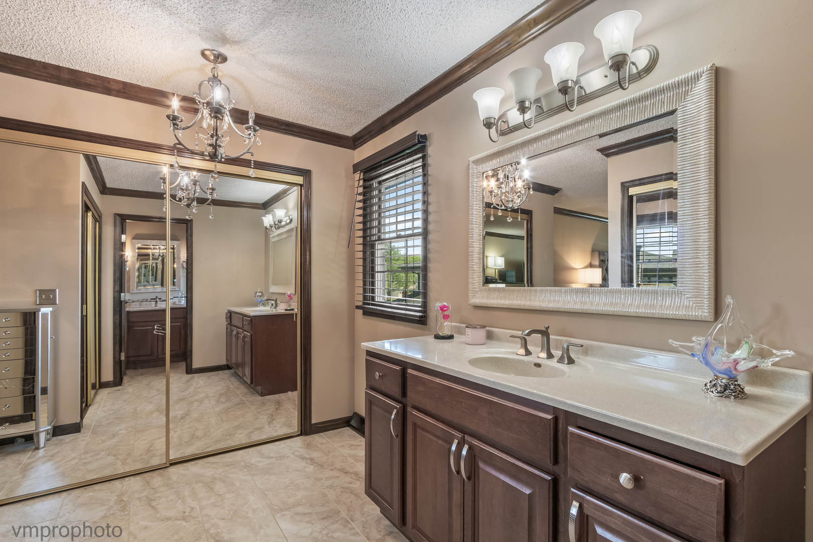 1148 Anvil Court Addison, IL 60101 - Photo 17 of 27 Gallery Image 17
