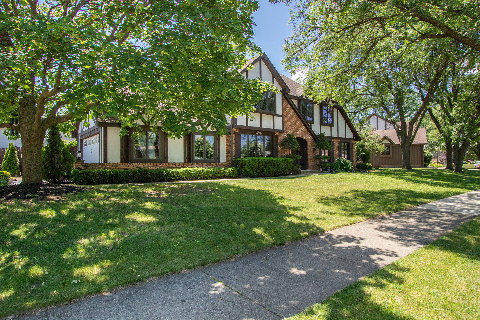 1148 Anvil Court Addison, IL 60101 - Photo 2 of 27 Gallery Image 2