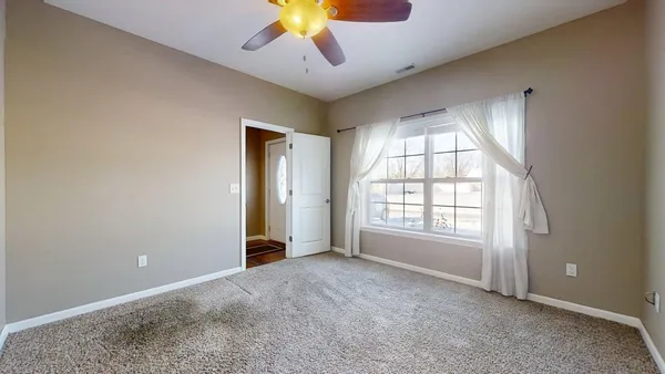 $217,500 | 911 East Barker Street, Tuscola, IL 61953