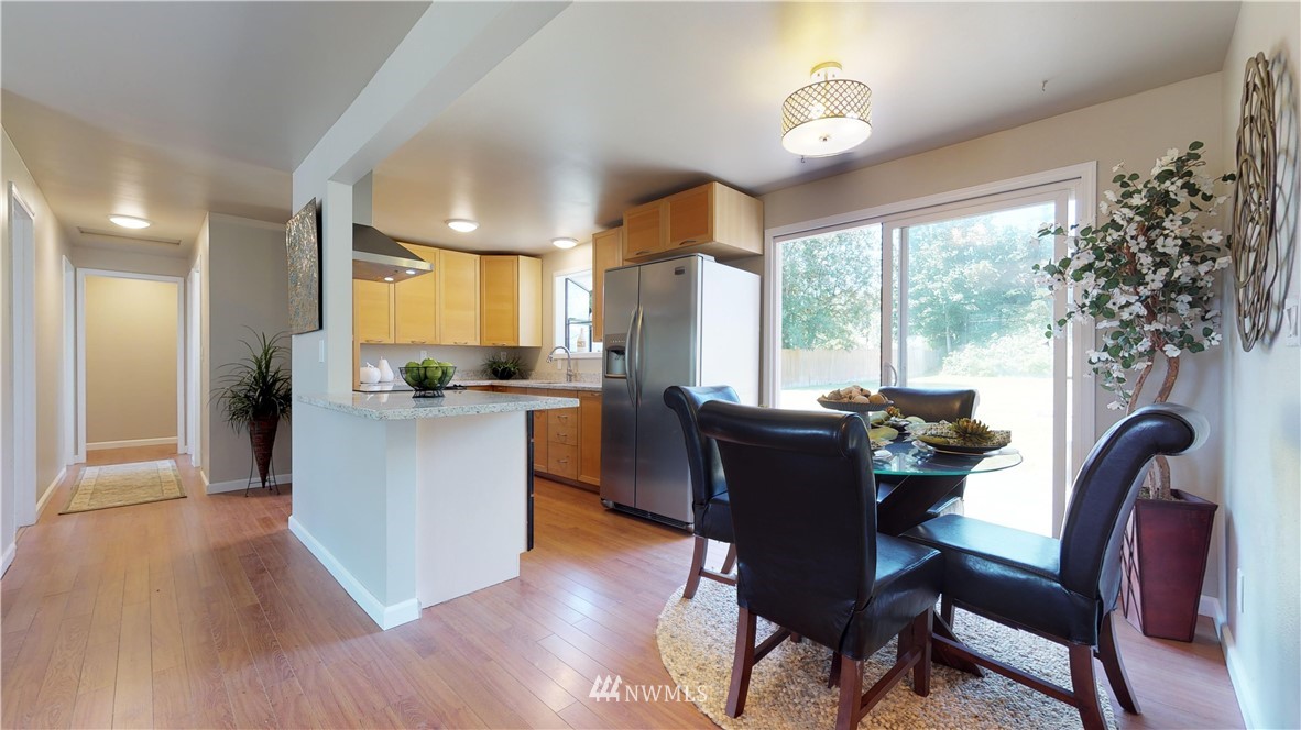 11632 Center Road Everett, WA 98204 - Photo 6 of 22