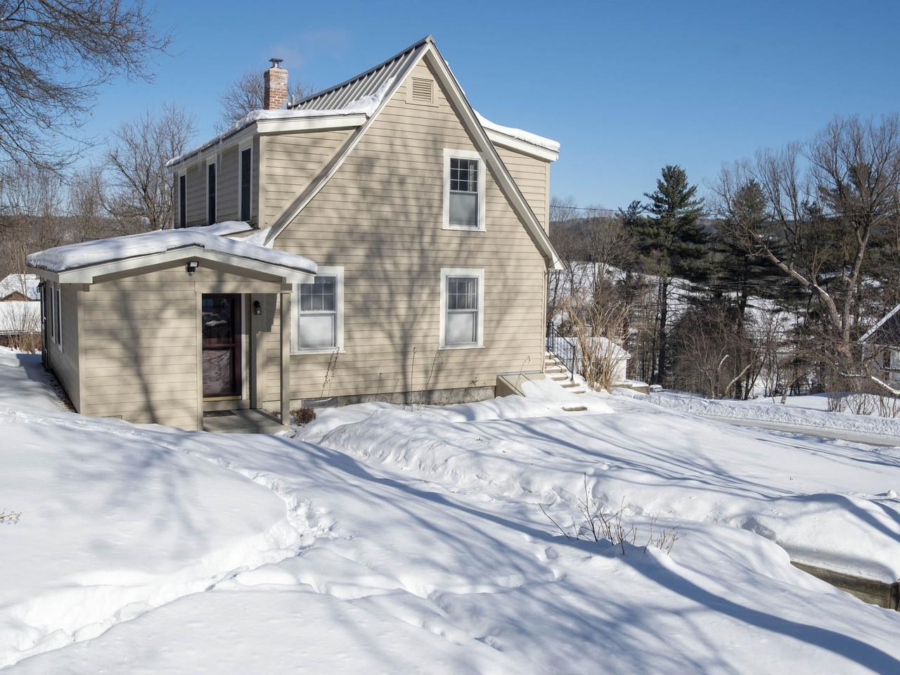 19 Roberts Street Montpelier, VT 05602 - Photo 4 of 48