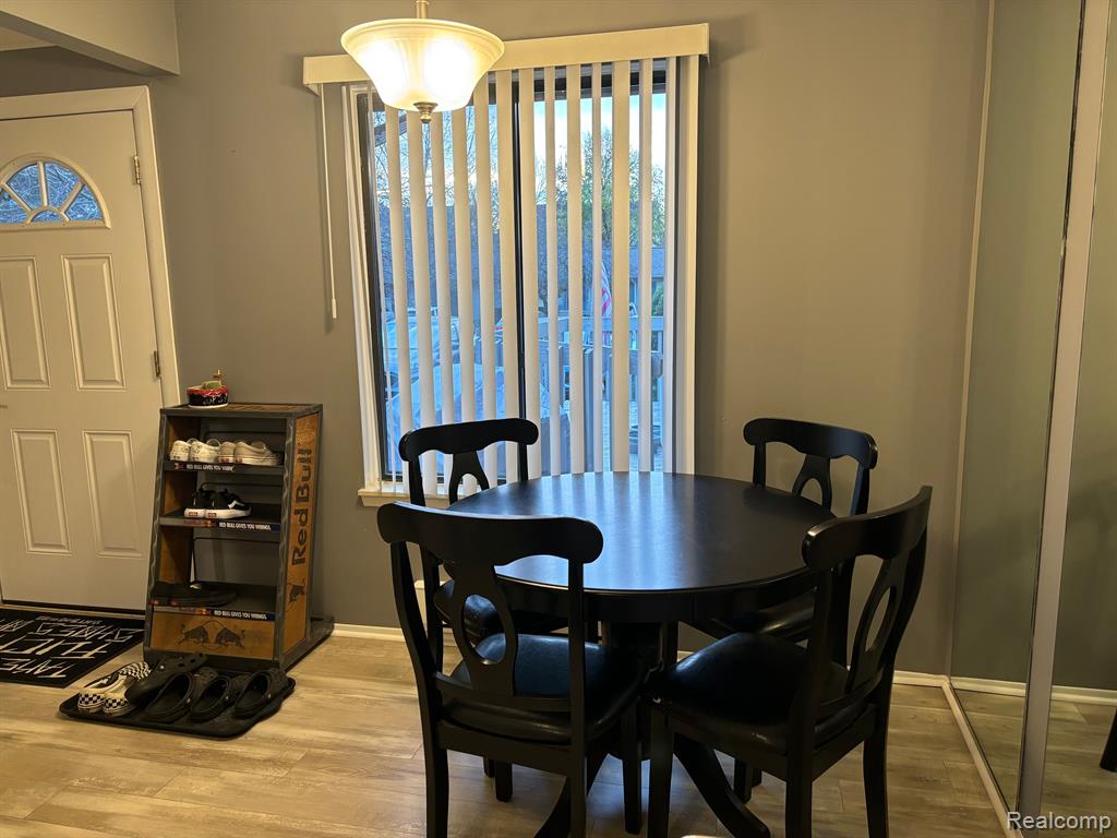 383 West Drahner Road Oxford, MI 48371 - Photo 7 of 15