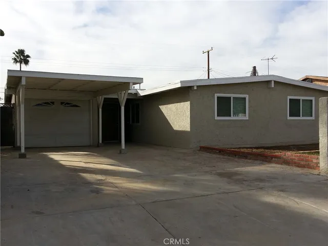 a view of a house with a garage