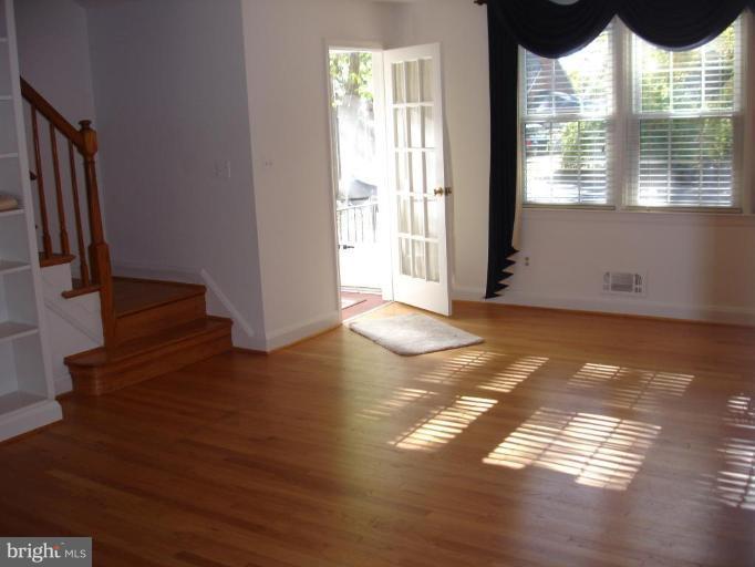1612 Myamby Road Towson, MD 21286 - Photo 3 of 9 Living Room