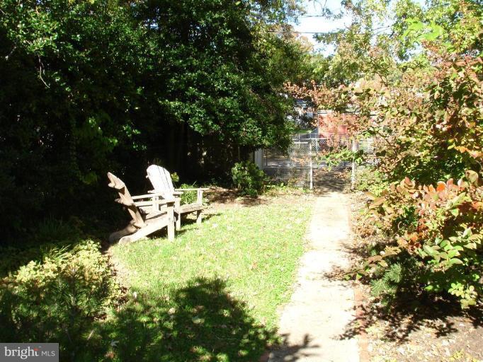 1612 Myamby Road Towson, MD 21286 - Photo 7 of 9 Garden