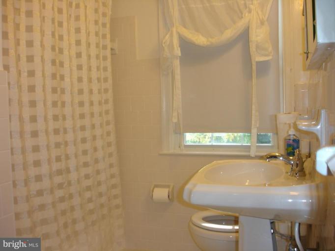 1612 Myamby Road Towson, MD 21286 - Photo 9 of 9 Bath #1