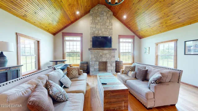 $1,250,000 | 925 Cleve Duke Road, Hornbeak, TN 38232