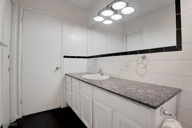 $2,150 | 908 Bonita Avenue, Las Vegas, NV 89104