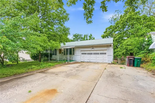 $50,000 | 1102 North Farview Drive, Independence, MO 64056