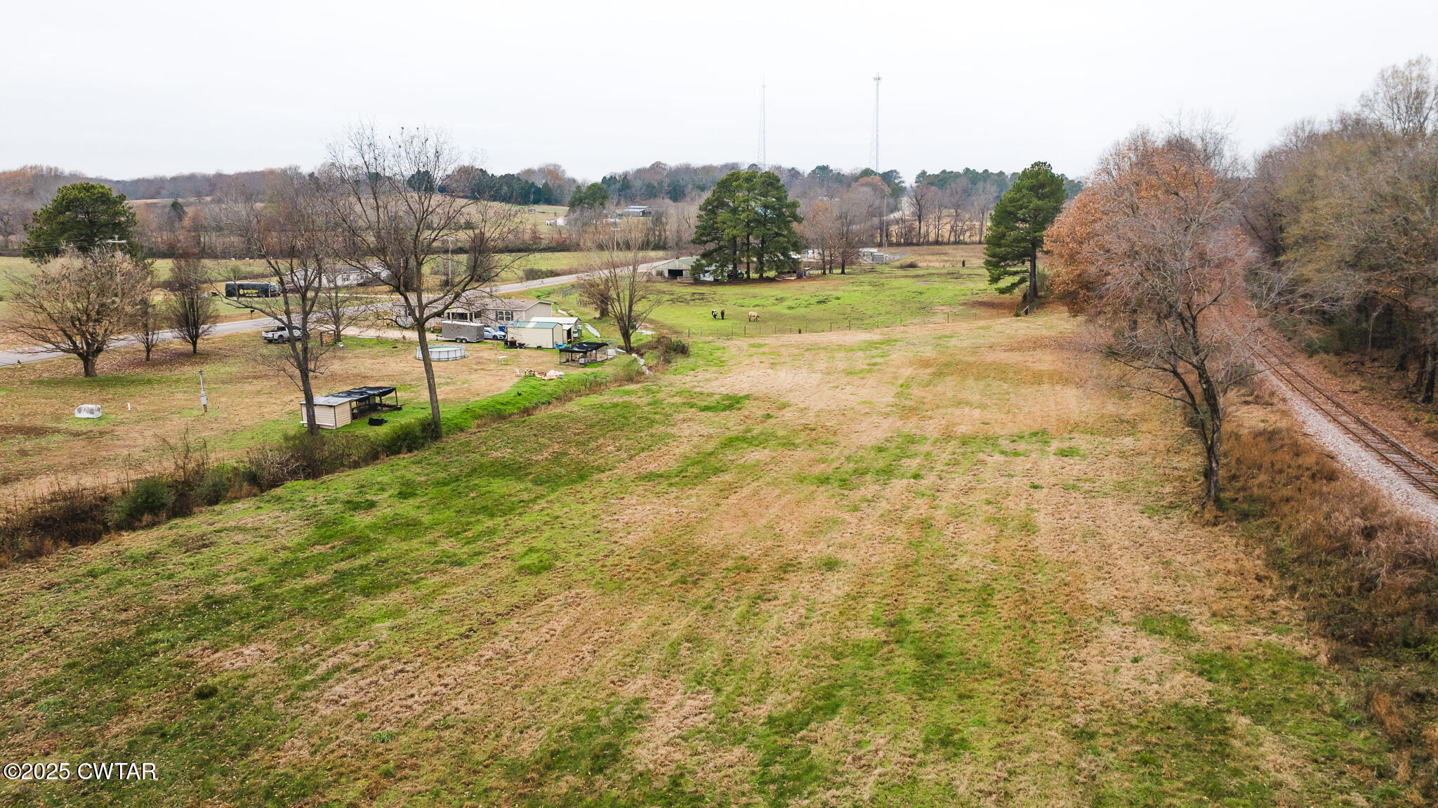 4532 Old State Rte 22 Gleason, TN 38229 - Photo 31 of 34 a view of a town with mountains in the background