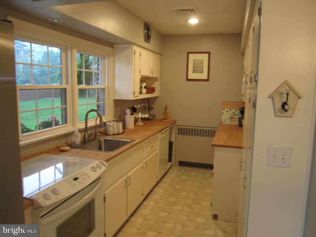 618 Kissel Hill Road Lititz, PA 17543 - Photo 14 of 39