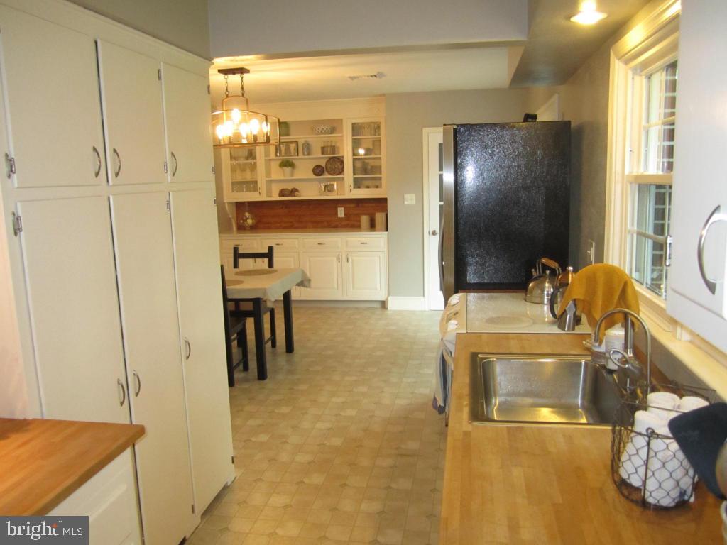 618 Kissel Hill Road Lititz, PA 17543 - Photo 15 of 39