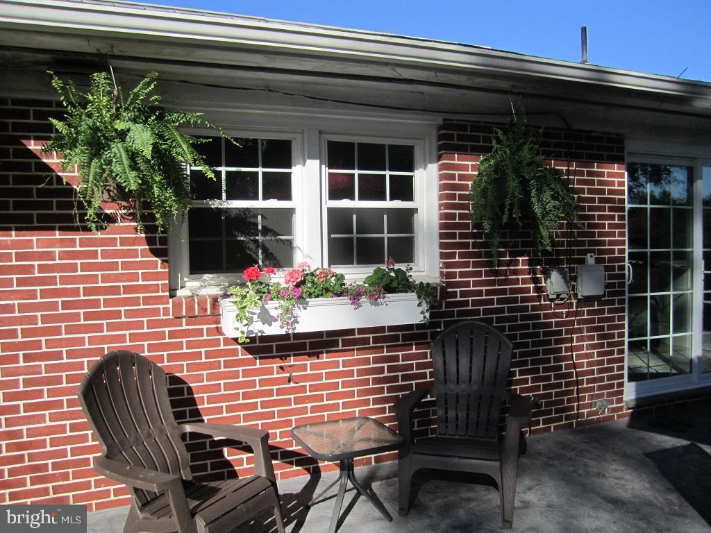 618 Kissel Hill Road Lititz, PA 17543 - Photo 5 of 39