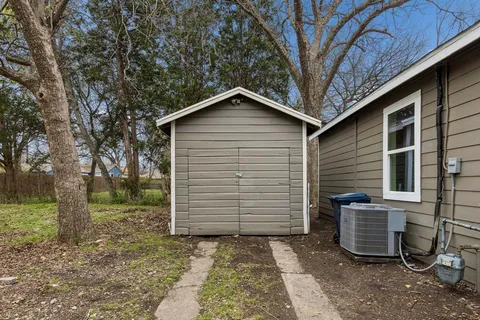 $270,000 | 511 Panhandle Street, Denton, TX 76201