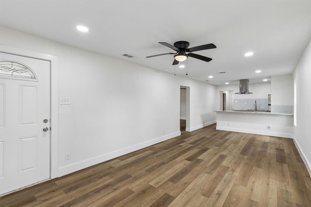 511 Panhandle Street Denton, TX 76201 - Photo 3 of 24