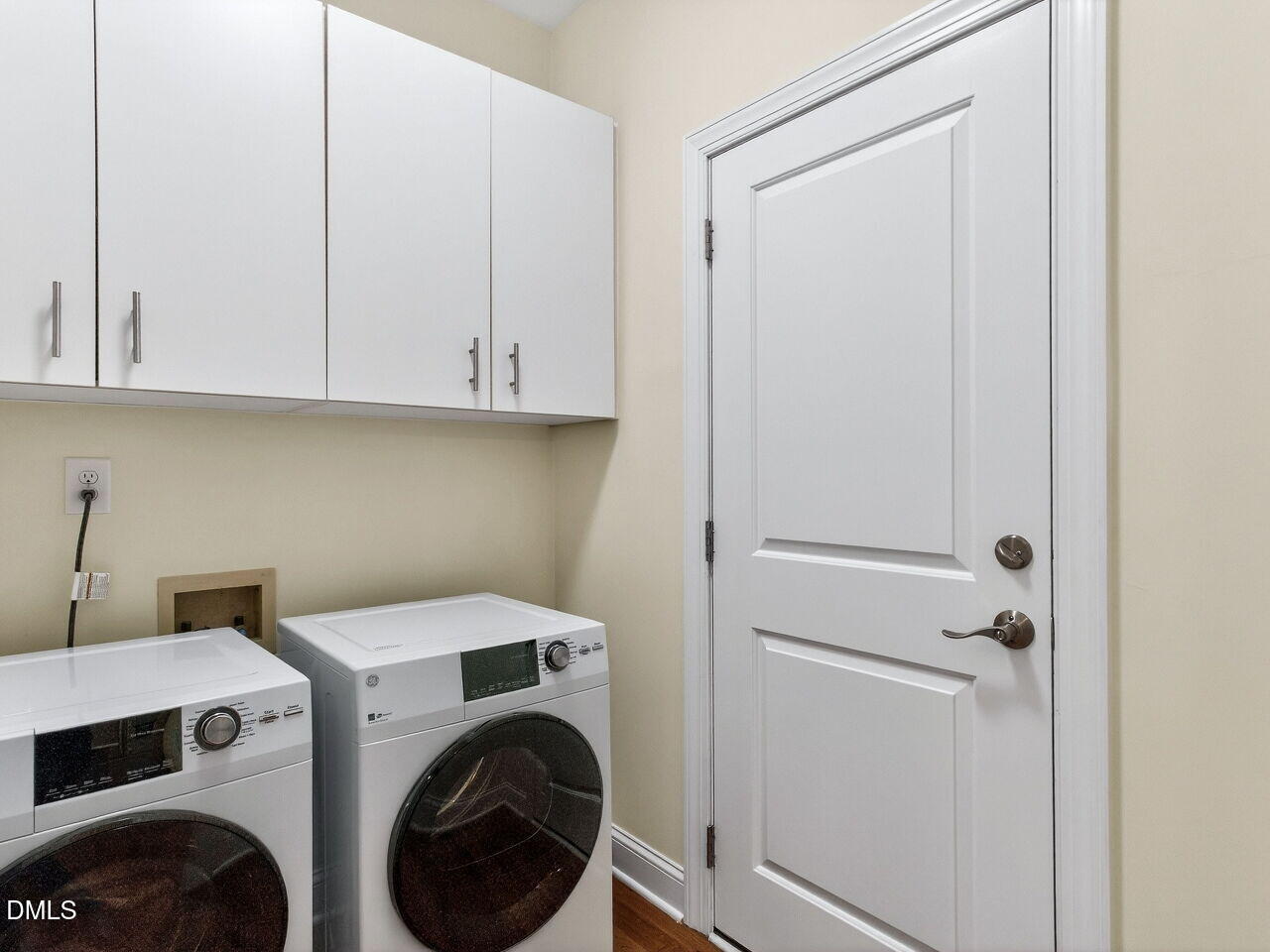 100 Gables Point Way Cary, NC 27513 - Photo 25 of 46 025-1280x960-laundry