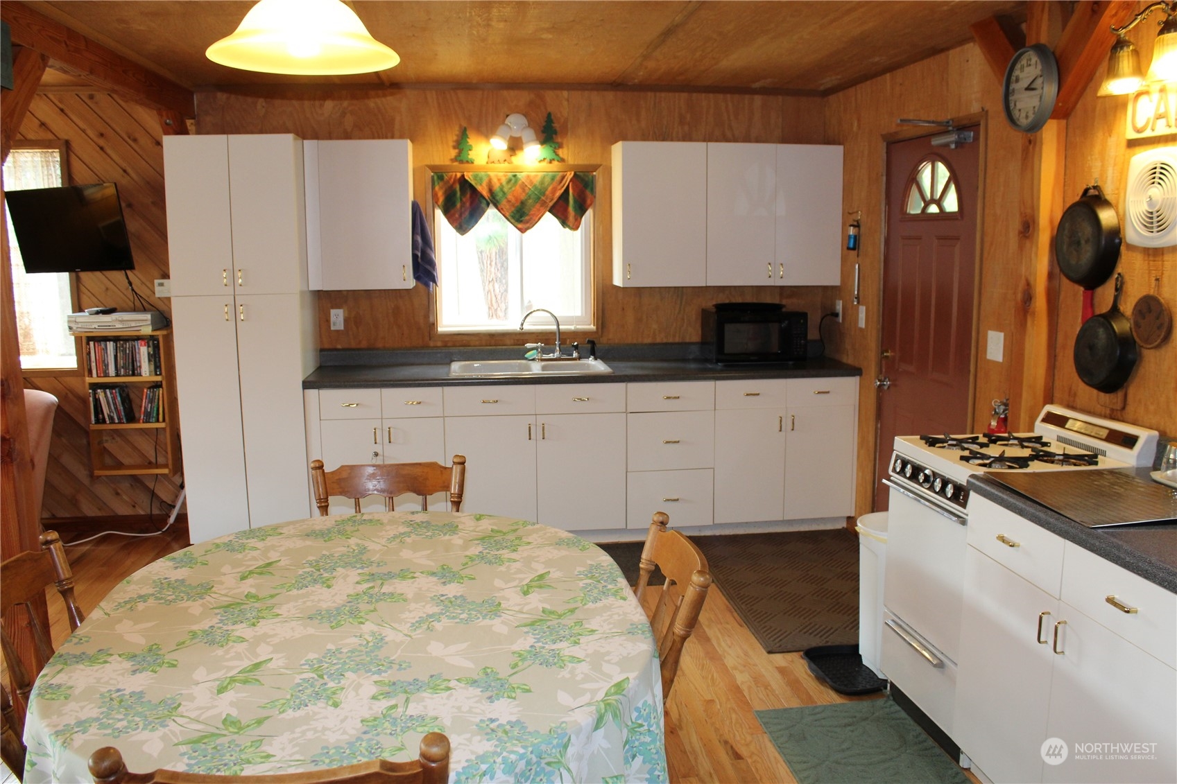 220 Harkness Road Cle Elum, WA 98922 - Photo 7 of 26 Gallery Image 7