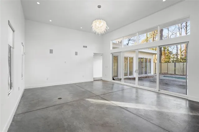 $3,295 | 935 Custer Avenue Southeast, Atlanta, GA 30316