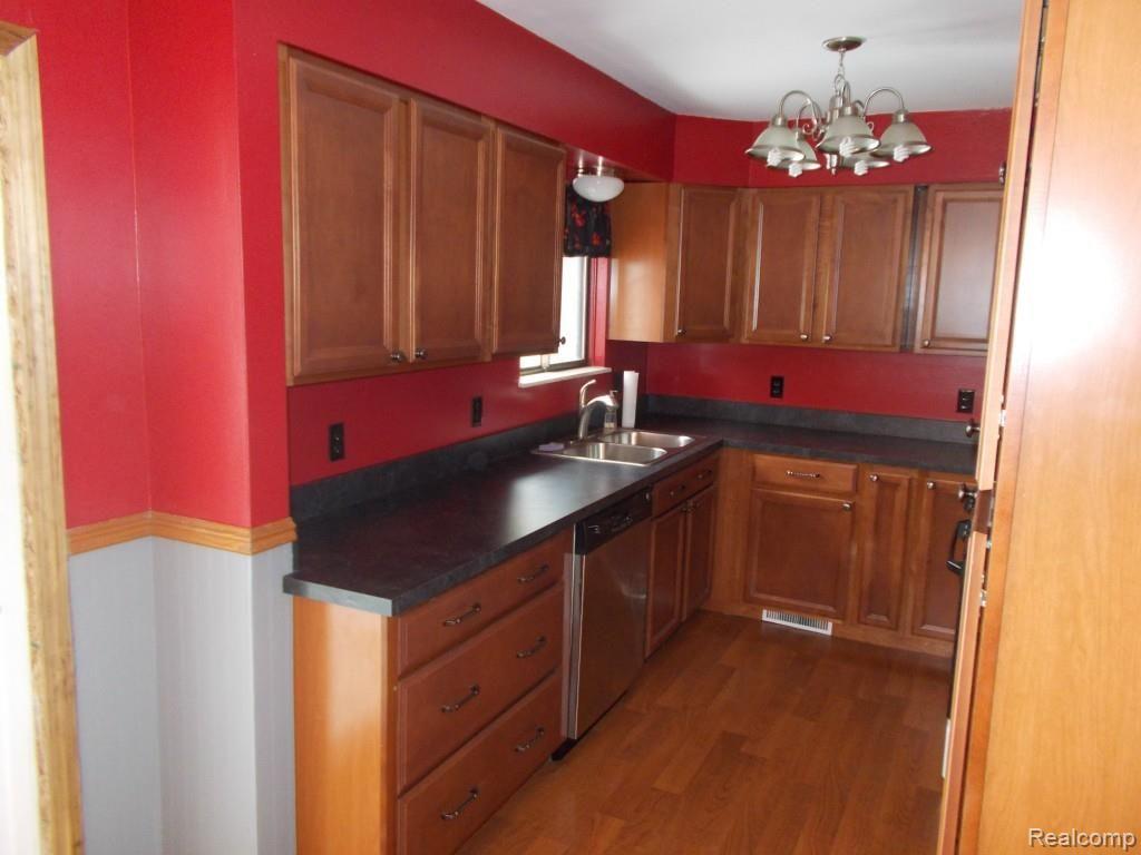 2530 Bowers Road Lapeer, MI 48446 - Photo 4 of 17 DSCN1059.jpg