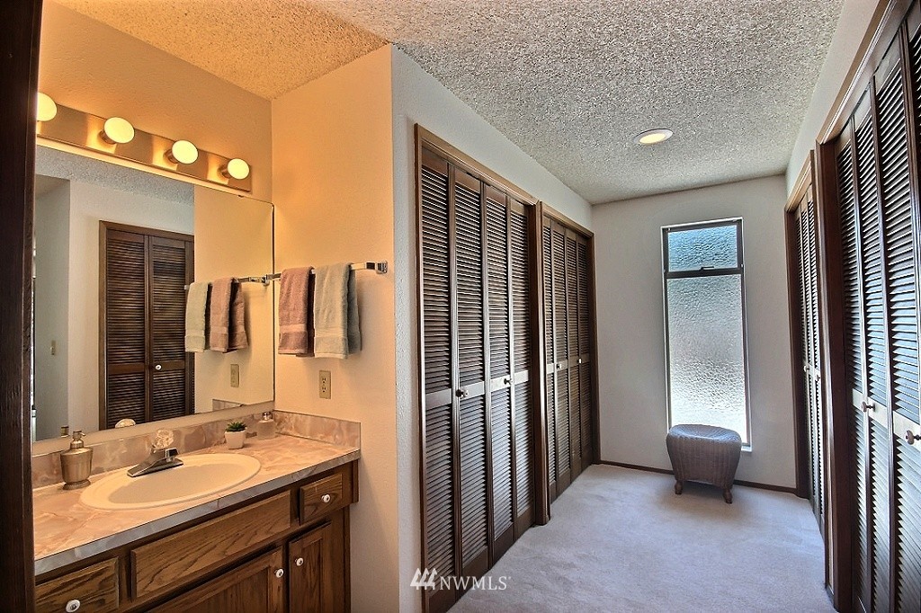 14132 150th Place Southeast Renton, WA 98059 - Photo 14 of 25 Gallery Image 14
