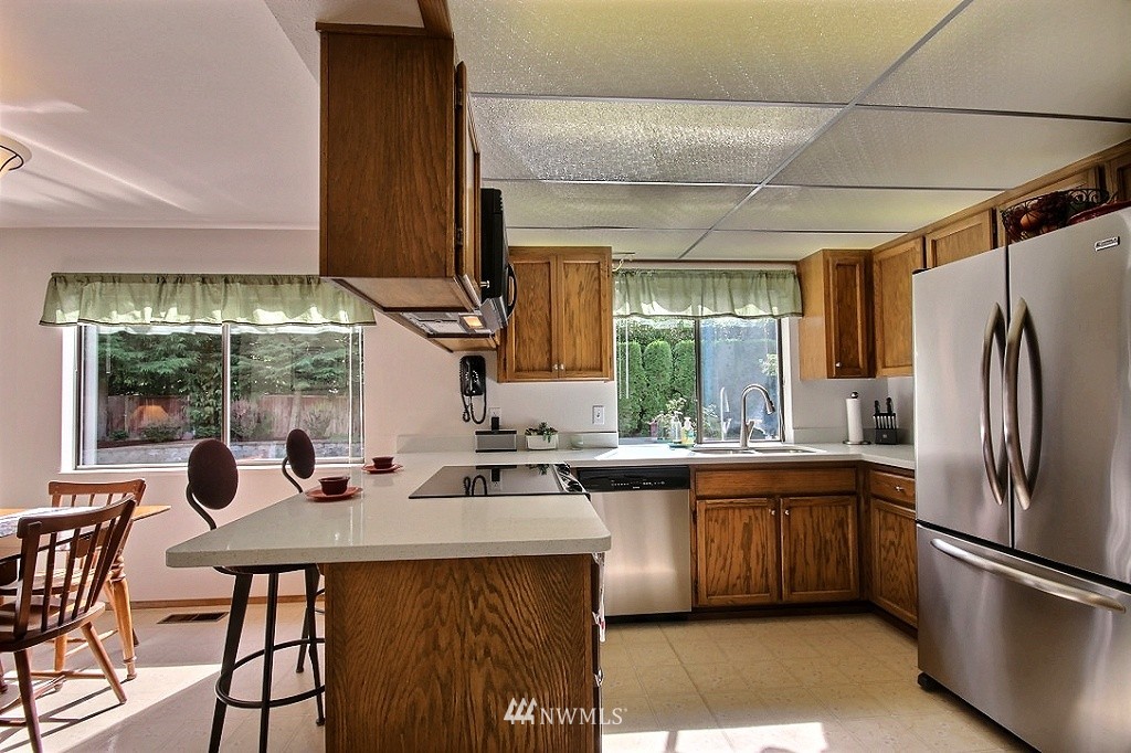 14132 150th Place Southeast Renton, WA 98059 - Photo 6 of 25 Gallery Image 6