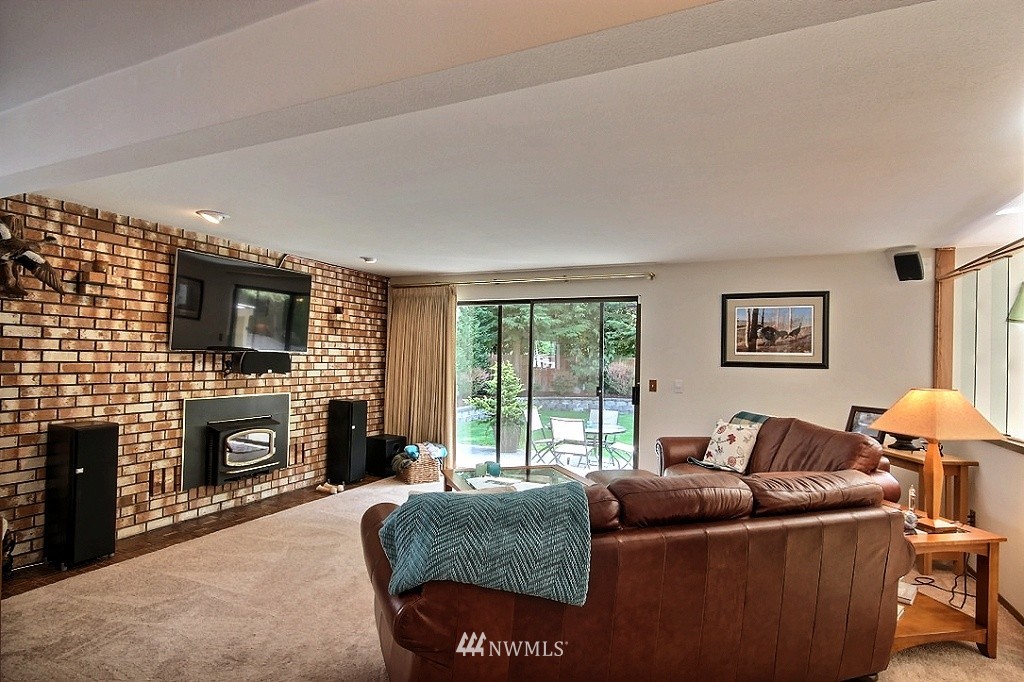 14132 150th Place Southeast Renton, WA 98059 - Photo 10 of 25 Gallery Image 10
