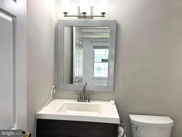 $699,000 | 10542 Reed's Landing Circle, Burke, VA 22015