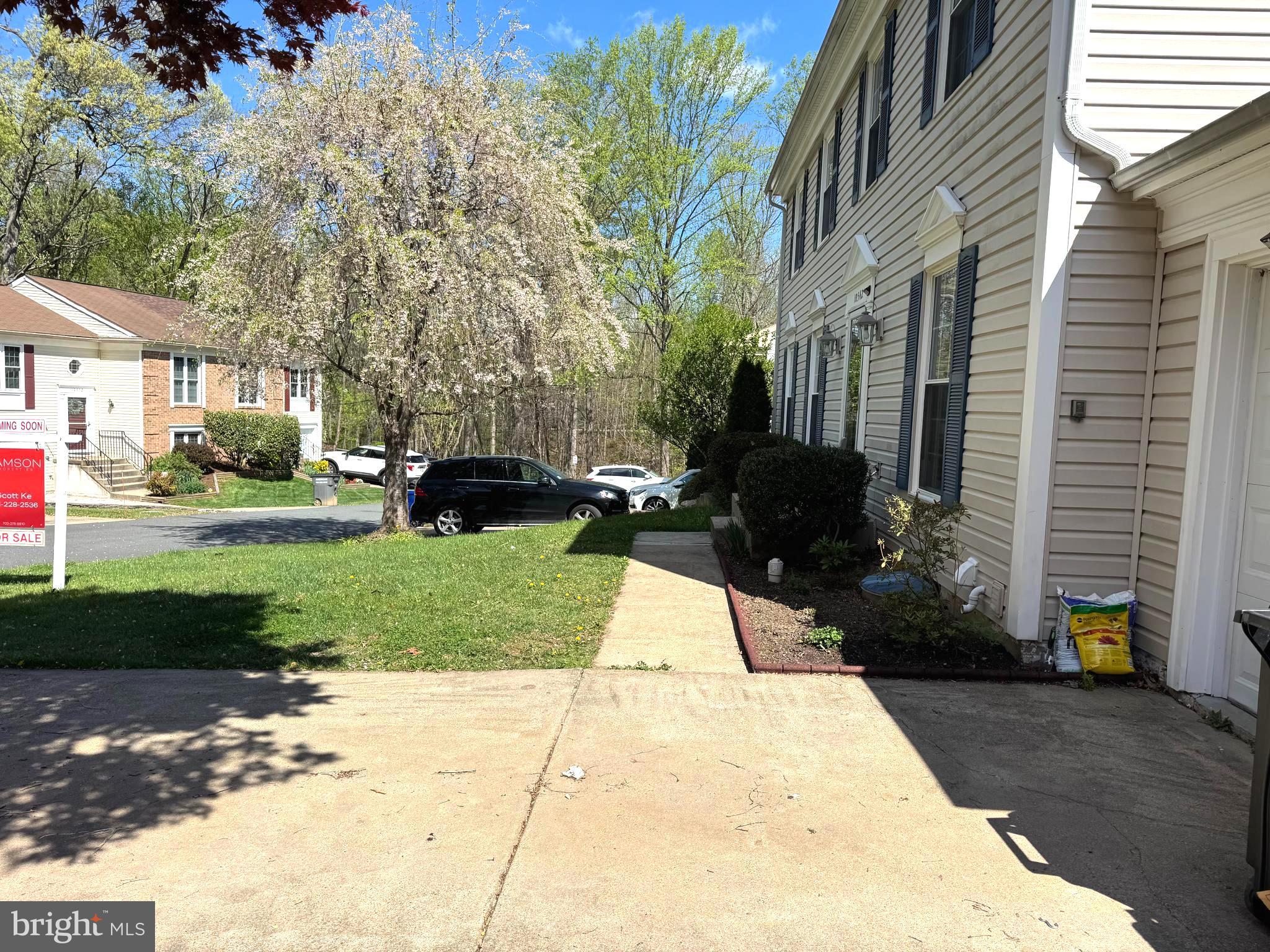 10542 Reed's Landing Circle Burke, VA 22015 - Photo 2 of 35