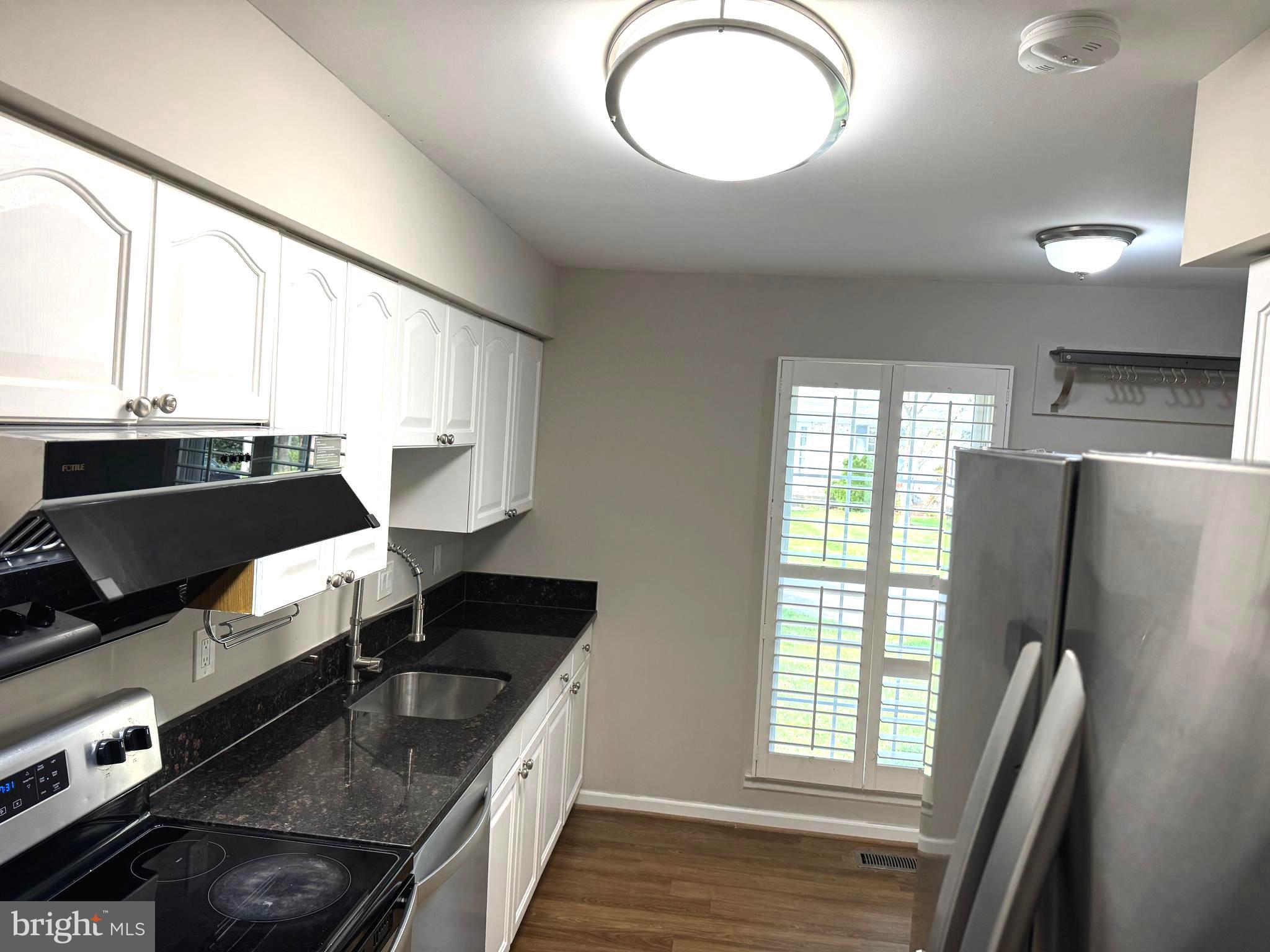 10542 Reed's Landing Circle Burke, VA 22015 - Photo 30 of 35