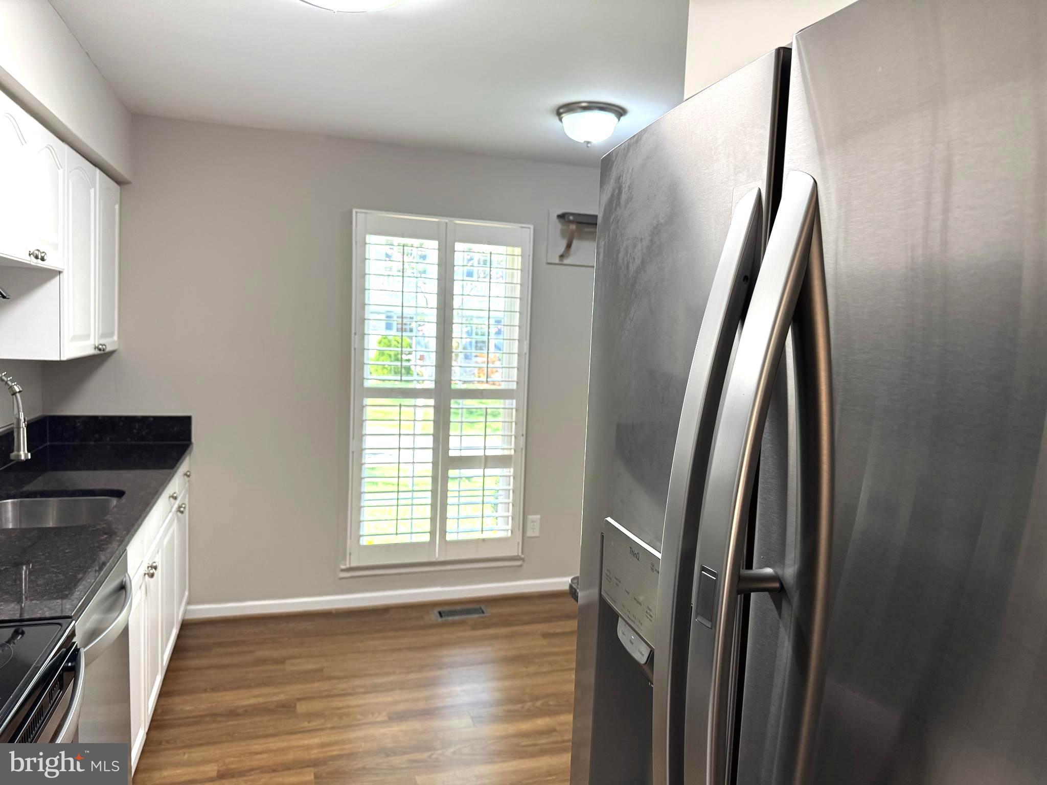 10542 Reed's Landing Circle Burke, VA 22015 - Photo 3 of 35