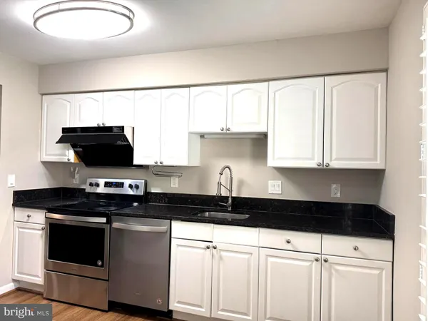 $699,000 | 10542 Reed's Landing Circle, Burke, VA 22015