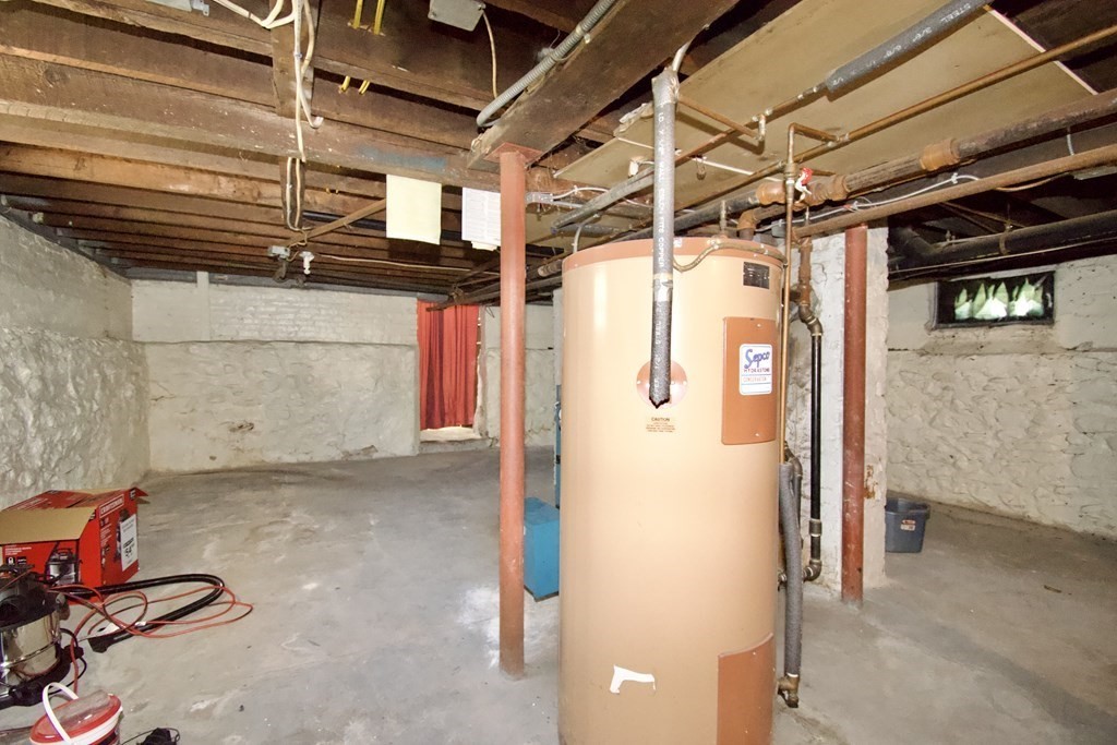 1427 Worcester Street Springfield, MA 01151 - Photo 26 of 30