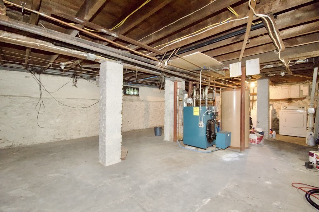 1427 Worcester Street Springfield, MA 01151 - Photo 27 of 30