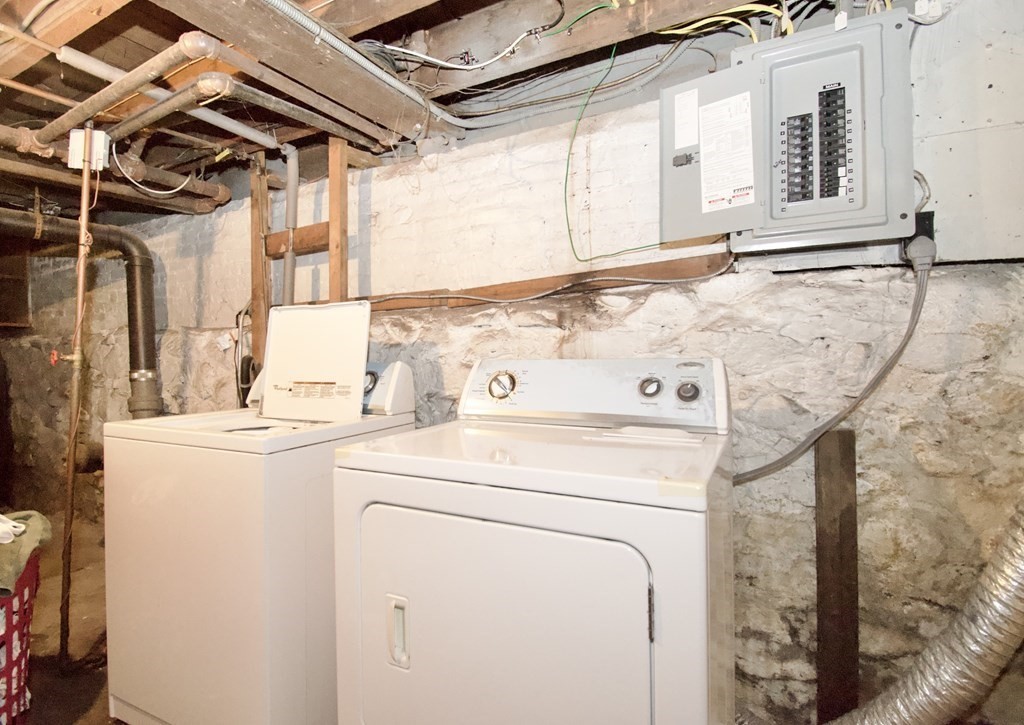 1427 Worcester Street Springfield, MA 01151 - Photo 29 of 30