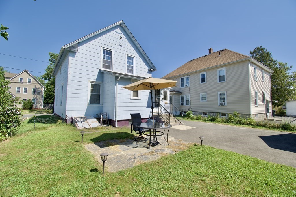 1427 Worcester Street Springfield, MA 01151 - Photo 6 of 30