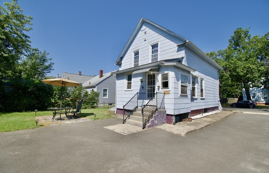 1427 Worcester Street Springfield, MA 01151 - Photo 7 of 30