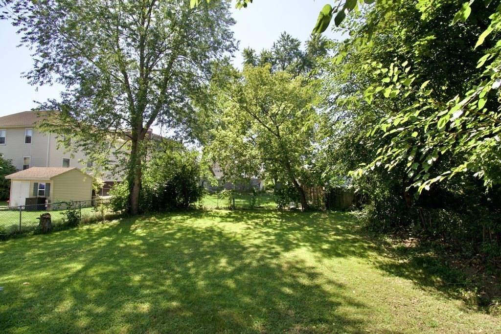 1427 Worcester Street Springfield, MA 01151 - Photo 9 of 30