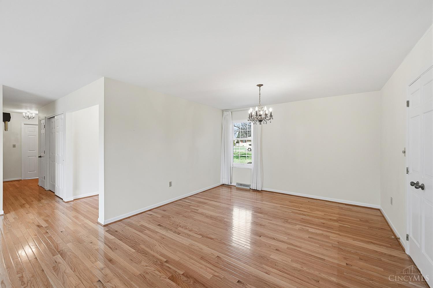 7999 Dimmick Road West Chester, OH 45241 - Photo 19 of 76
