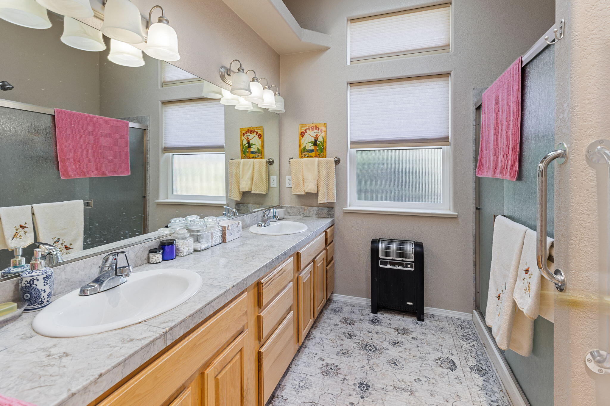 348 Cedar Ridge Drive Cave Junction, OR 97523 - Photo 10 of 20 20-web-or-mls-348-cedar-ridge-dr