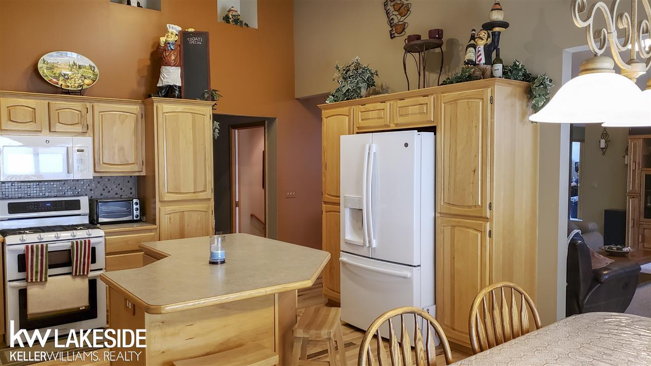 62335 Ray Center Road Ray, MI 48096 - Photo 12 of 38