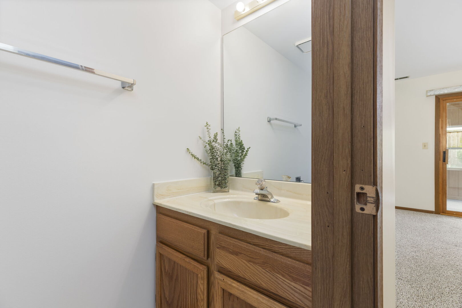 1941 Valley Road Lombard, IL 60148 - Photo 15 of 37 Gallery Image 15